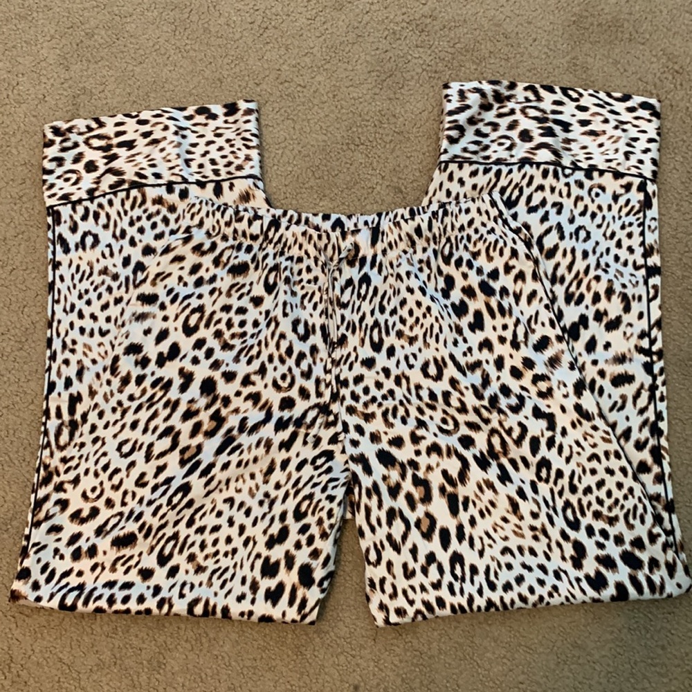 Victoria Secret Pajama set - Picture 4 of 9